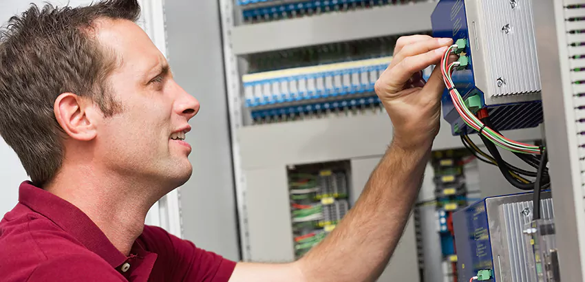 Offshore and Petroleum Facility Electrician in Sanford